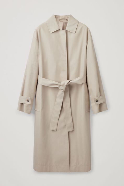 ORGANIC-COTTON TRENCH COAT - Light beige - Coats - COS Coat Outfit Spring, Trench Coat Outfit Spring, Dress Coat Outfit, Drogon Game Of Thrones, Minimalist Moda, Trench Coat Outfit, Ideal Closet, Wool Coat Women, Cotton Linen Dresses