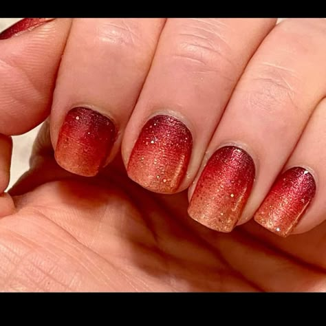 Gorgeous Set From The New Fall Line! Hombre Dipped Nails, Ombre Nails Fall Colors, Orange Ombre Nails, Fall Nail Ideas, Ombré Nails, Fall Gel Nails, Cute Nails For Fall, Holiday Nail, Seasonal Nails