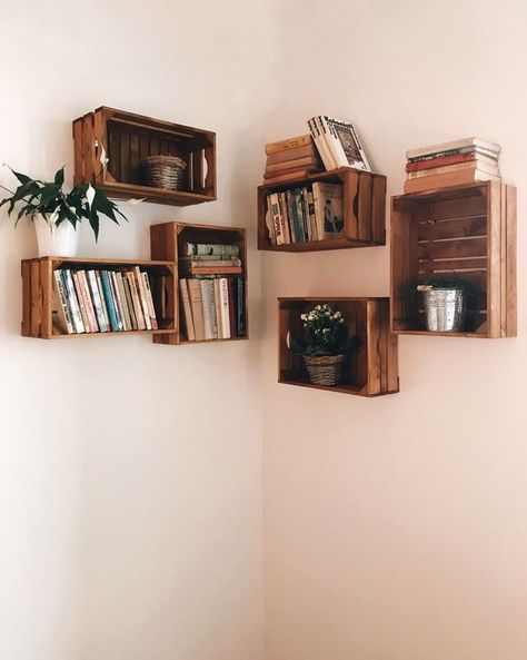 Hippie House Decor, House Decor Ideas, Hippie House, Cute Dorm Rooms, Dekor Diy, Dekorasi Kamar Tidur, Hippie Home Decor, Book Shelf, Dorm Room Decor