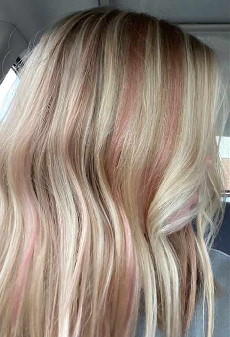 Simple Partial Hair Color Ideas Blonde and Pink Balayage, Very Light Pink Highlights, Pink Strip In Blonde Hair, Light Pink Hair With Blonde, Best Colors To Dye Blonde Hair, Light Pink Money Piece Hair Blonde, Honey Blonde Hair With Pink Highlights, Blonde Hair With Pink Highlights Summer, Long Blonde Hair With Pink Highlights