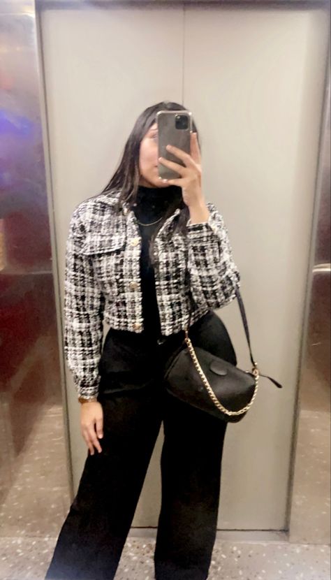 Black Cropped Blazer Outfit, Tweed Blazer Outfit, Cropped Blazer Outfit, Cropped Tweed Blazer, Outfit Advice, Outfit Recommendations, Tweed Jacket Outfit, Blouse Outfit Casual, Tweed Outfit