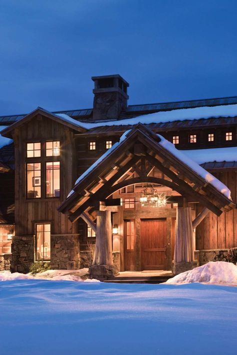 Rustic mountain lodge offers ski-in / ski-out in Montana's Spanish Peaks Cabin Style Living Room, Lodge Exterior, Rustic Home Exterior, Log Home Interior, Rustic Entry, Ski Lodge, Traditional Exterior, Log Cabin Homes, Mountain Lodge