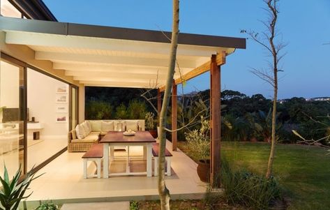 There are a lot of benefits to designing a great backyard patio cover, and many people choose to create an outdoor covering so they can more comfortab... | Create a Slanted Patio Cover #BackyardPatioCover #PatioCover #PatioCoverIdeas #Patio #Cover #DecoratedLife Patio Roof Extension Ideas, Patio Extension Ideas, Patio Covering, Ombra Pergola, Design Per Patio, Canopy Ideas, Backyard Covered Patios, Covered Patio Design, Outdoor Covered Patio