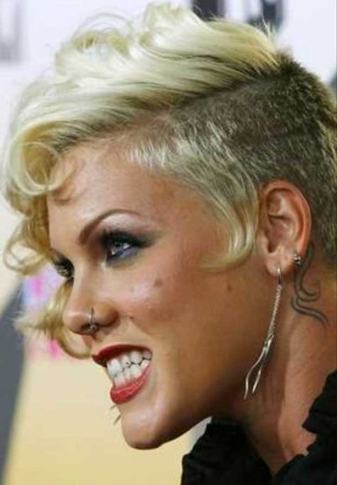 Pink Twitter, Girl Neck Tattoos, Alecia Moore, Alecia Beth Moore, Short Shaved Hairstyles, Pink Singer, Pink Tattoo, Hair Color Underneath, Makeup Brush Organization