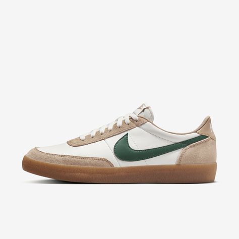 Inspired by the original low-profile tennis shoe, the Nike Killshot 2 updates the upper with premium textured leather and suede accents to create a fresh take on an old-school look. And it wouldn't be a "tennis" shoe without the gum rubber sole's reliable traction. From soft suedes to smooth leathers with the perfect sheen, it's classic courtside attitude with a modern touch. Vejas On Men, Retro Sneakers Mens, Men’s Casual Shoes, Men’s Sneakers, Old School Sneakers, Man Sneakers, Black Men Beards, Mens Summer Shoes, Mens Tennis Shoes