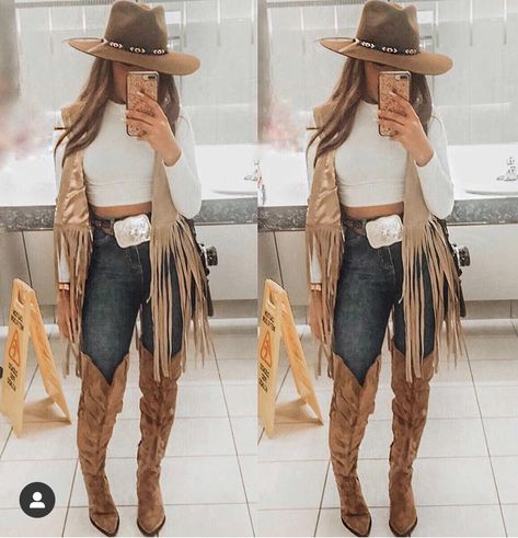 Vaquera Outfit For Party, Cowgirl Outfits For Women Parties, Rancho Outfit Mexican Women, Rancho Style Outfits, 38 Degree Weather Outfit, Woman Rodeo Outfit, Rodeo Outfit Ideas For Women, Cowgirl Outfits For Party, Western Outfits Women Fall Party