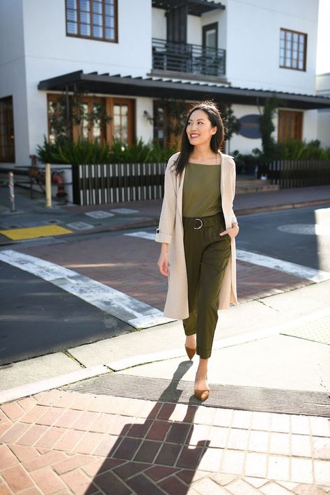 Olive Outfits For Women, Olive Green Trousers Outfit, Olive Trousers Outfit, Olive Sweater Outfit, Green Trousers Outfit, Green Outfits For Women, Outfit Formal Mujer, Olive Green Outfit, Olive Clothing