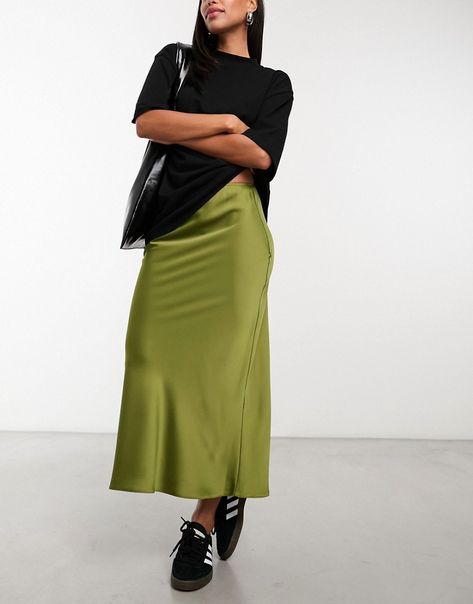 Skirts by ASOS DESIGN Midi moment High rise Elasticated waist Bias cut Regular fit Couture, Midi Satin Skirt Outfit, Green Satin Skirt Outfit, Green Maxi Skirt Outfit, Green Midi Skirt Outfit, Midi Rok Outfit, Workout Skirt Outfit, Green Satin Skirt, Green Silk Skirt