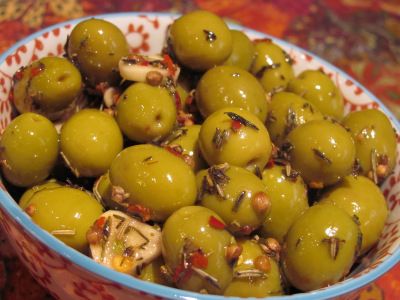 Marinated Spanish Olives – Life Tastes Good Appetizers For Book Club, Spiced Olives, Marinated Cheese, Pickled Olives, Spanish Olives, Marinated Olives, Olive Recipes, Spanish Recipes, Green Olives