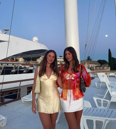 old money , yacht , euro summer , european summer, boat ride , summer outfits , croatia , best friend , friend , dior , white skirt , silk dress Old Money Yacht, Old Money Vacation, Boat Party Outfit, Yacht Party Outfit, Yacht Outfit, Summer Club Outfits, Clubbing Outfit, Greece Outfit, Summer Boat