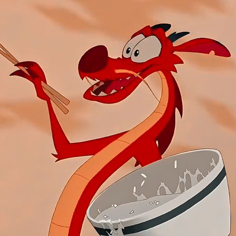 Disney Classic Characters, Red Characters Cartoon, Hot Cartoon Character Disney, Dragon From Mulan, Mulan Characters, Shang Mulan, Dragon Animated, Mulan Dragon, Midnight Summer Dream