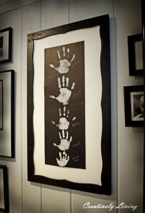 25 Cute DIY Wall Art Ideas for Kids Room | Daily source for inspiration and fresh ideas on Architecture, Art and Design Hand Print Art, Family Hand Prints, Hand Prints, Handprint Art, Hang On, Digital Signage, Diy Wall Art, Crafts To Do, Diy Wall