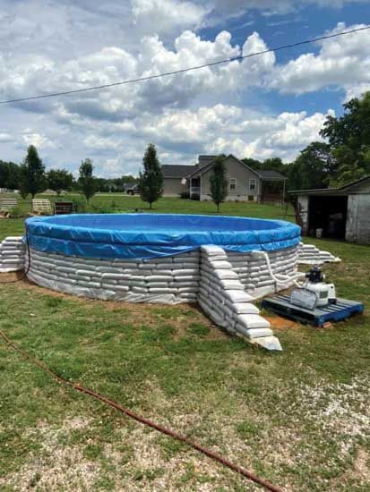 Organic Pools, Men Editorial, Earth Bag Homes, Earth Bag, Earthship Home, Diy Swimming Pool, Editorial Articles, Pool Construction, Mother Earth News