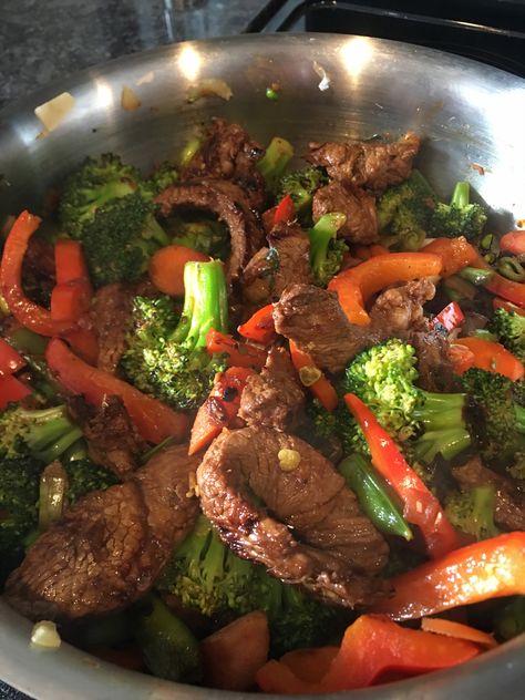 Are you ready for a fresh and healthy recipe that will please the entire family? This is it! I use flank steak and stir fry with any fresh veggies I have on hand then serve Orange Marinade, Marinade Steak, Vegetable Stir Fry Recipe, Steak Stir Fry, Pepper Steak Recipe, Freshly Squeezed Orange Juice, Steak Marinade, Pepper Steak, Vegetable Stir Fry