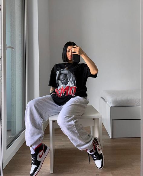 X Logo, Womenswear Fashion, Logo Vintage, Tomboy Outfits, Tomboy Style Outfits, Streetwear Fashion Women, Swaggy Outfits, Tomboy Fashion, Style Streetwear