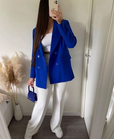 Royal Blue Blazer Outfit, Blue Blazer Outfits For Women, Blue Blazer Outfit, Royal Blue Blazers, Conference Outfit, Chic Outfits Classy, Outfit Zara, Blouse Casual Fashion, Blazer Outfits For Women