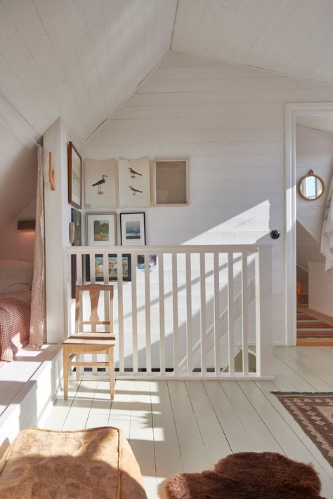 Natural Light in a Charming Swedish Country House 19 Swedish Cottage Interior, Swedish Country House, White Wash Walls, Scandinavian Cottage, Swedish Cottage, House Country, Seaside House, Cottage By The Sea, Scandinavian Bedroom