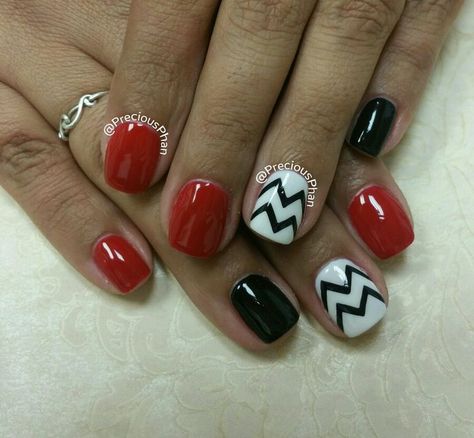 White With Black Stripes Nails, Red Black White Nails Designs, Black White And Red Nails Ideas, Red And Black Football Nails, Ga Bulldog Nails, Red White And Black Nails Design, Black White Red Nails, Black Red And White Nails, Black White And Red Nails