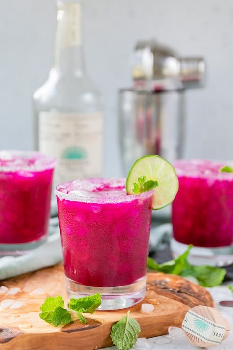 Red Dragon Fruit Margarita 3 Dragon Fruit Tequila Drink, Dragonfruit Alcoholic Drinks, Dragon Fruit Cocktail Drinks, Dragonfruit Drink Recipes, Dragon Fruit Cocktail Vodka, Red Dragon Fruit Recipes, Dragon Fruit Alcoholic Drink, Dragon Fruit Margarita, Dragonfruit Cocktail Recipe