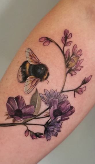 Teetotaler Tattoo, Bumble Bee Hand Tattoo, Flower Tattoos With Bees, Bumblebee Flower Tattoo, Bumblebee And Flower Tattoo, Bee Tattoos With Flowers, Feminine Bee Tattoo, $100 Tattoos, Sophisticated Tattoos For Women