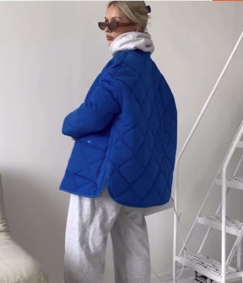 Light Blue Jacket Outfit, Big Jacket Outfits, Winter Puffer Jacket Outfits, Blue Puffer Jacket Outfit, Oversize Puffer Jacket, Oversized Jacket Outfit, Puffer Jacket Outfits, Quilted Jacket Outfit, Puffer Coat Outfit