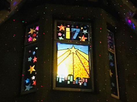 Window Nativity Scene, Christmas Advent Window Ideas, Christmas Advent Window Display, Living Advent Calendar Window Ideas, Christmas Advent Window, Advent Window Ideas, Advent Calendar Window, Advent Windows, Advent Art