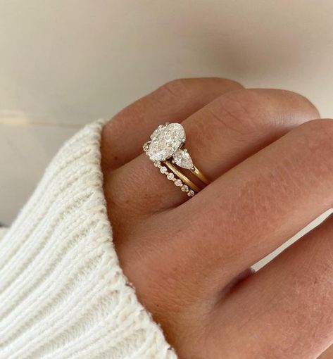 Oval Diamond Ring Setting, Wedding Ring Stack Dainty, Three Rings Wedding Set, 3 Stone Diamond Rings With Band, Platinum Gold Rings, Three Diamond Engagement Rings With Wedding Band, Wedding Ring With Wedding Band, 3 Stack Engagement Ring, Wedding Stack Oval Ring