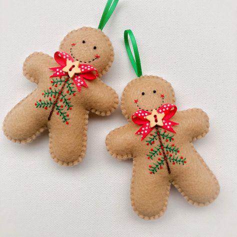 Felt Gingerbread Man, Felt Gingerbread, Diy Felt Christmas Ornaments, Unicorn Christmas, Gingerbread Man Christmas, Gingerbread Christmas Decor, Felt Crafts Christmas, Embroidered Felt, Felt Christmas Decorations