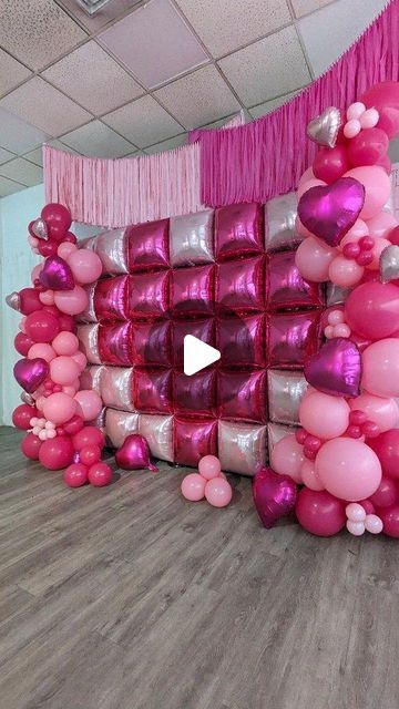 Jess Garda - Pittsburgh Balloon Stylist & Backdrop Rentals on Instagram: "I'm in LOVE with these square foils by @tuftexballoons and @confetticastle !

Fill out our inquiry form today and let's talk about creating something special for your next event.

#pghsmallbusiness #pghballoons #balloonwall #tuftexballoons #squarefoil #eventbackdrop #eventdecor" Foil Balloon Backdrop Ideas, Foil Balloon Wall Backdrop, Square Foil Balloon Backdrop, Foil Wall Backdrop, Square Balloon Backdrop, Foil Backdrop Ideas, Foil Backdrop Photoshoot, Square Backdrop With Balloons, Prom Backdrop Ideas Outside