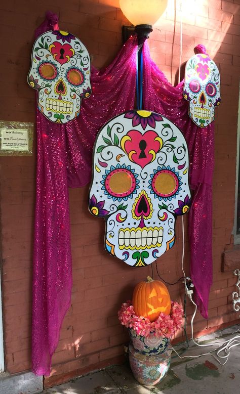 Halloween Decor, Dia De Los Muertos Style! or…What I did outside the house this year…DIY | the Year of Living Fabulously Halloween Crows, Day Of The Dead Decorations, Dia De Los Muertos Party Ideas, Voodoo Halloween, Day Of The Dead Diy, Dia De Los Muertos Decorations Ideas, Christmas Lights Outside, Day Of The Dead Party, Den Mrtvých