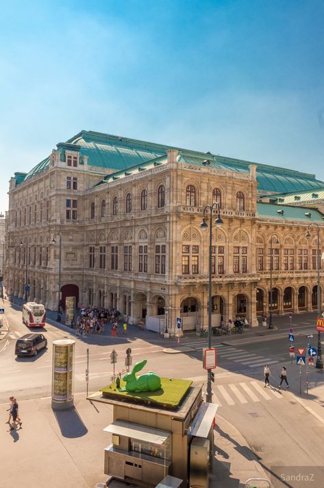 Vienna Austria Opera House, Opera House Vienna, Austrian Architecture, Vienna Opera House, Vienna State Opera, Austria Vienna, Heart Of Europe, Architecture Old, Central Europe