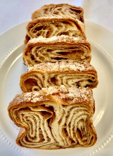 Cinnamon Babka | Jewish Babka Recipe, Apple Cinnamon Babka Recipe, Babka Aesthetic, Polish Babka Recipes, Healthish Snacks, Easy Babka Recipe, Cinnamon Babka Recipe, Apple Babka, Babka Recipes