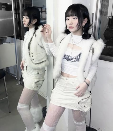 White Goth Outfit, Dream Dresser, Theme Clothes, Oc Things, White Skirt Outfits, White Dress Winter, White Goth, Snow Princess, Future Style