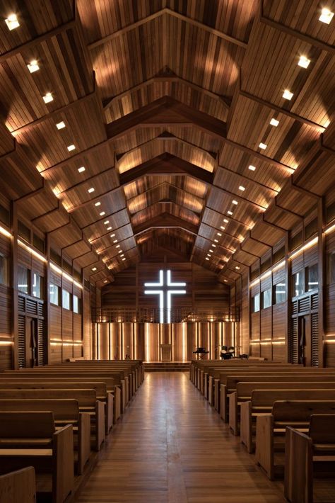 Gereja Kayu di Sajau – Asrinesia Christian Church Interior Design, Church Design Architecture, Church Building Design, Church Inspiration, Church Images, Church Interior Design, Church Backgrounds, Interior Architects, Modern Church