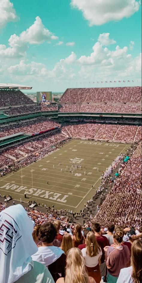 A&m Football, American High School, College Aesthetic, Dream College, Texas A M University, Sports Aesthetic, Dream School, Images Esthétiques, Texas A&m