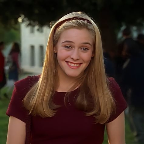 Cher Clueless Hair, Cher Horowitz Hair, Pretty Workout Clothes, Alicia Silverstone Clueless, Cher Hair, Cher And Dionne, Clueless Movie, Cher Outfits, Clueless Cher