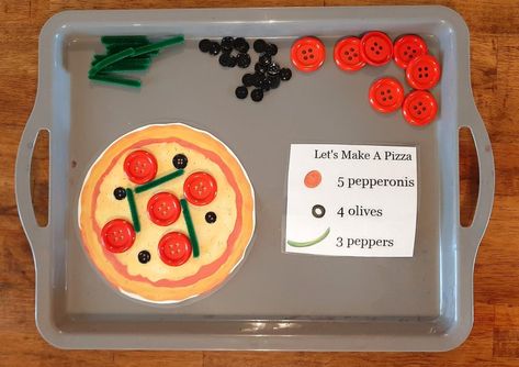 Almost everyone loves pizza and one of the most fun things about a pizza is all the toppings! Pre K Pizza Activities, Pizza Math Preschool, Pizza Sensory Bin, Pizza Day Activities For Kids, Pizza Preschool Activities, Bread Study Creative Curriculum, Crow Counting, Pizza Playdough, Pizza Preschool