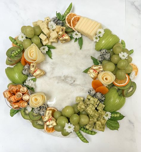 Flower Theme Charcuterie Board, Fruit And Chocolate Charcuterie Board, Spring Charcuterie Board Ideas, Flower Charcuterie Board, Wreath Charcuterie Board, Wreath Charcuterie, Charcuterie Wreath, Christmas Tree Charcuterie Board, Small Charcuterie Board