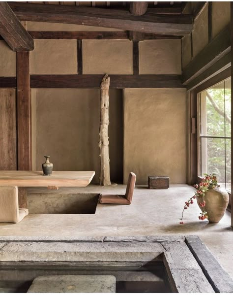 Axel Vervoordt, Wabi Sabi Interior, Double Staircase, Japanese Style House, Casa Country, Japanese Interior Design, Wabi Sabi Style, Room Deco, Japanese Interior