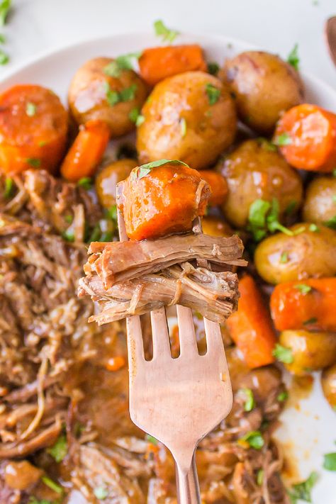 This easy homemade Crock Pot Rump Roast is a classic slow cooker recipe made with a pot roast, carrots, and potatoes. Serve with gravy! Crockpot Top Round Roast, Crock Pot Rump Roast, Pot Roast Carrots, Rump Roast Crock Pot Recipes, Crockpot Rump Roast, Roast Beef Crock Pot Recipes, Roast Carrots, Rump Roast, Slow Cooker Pork Roast