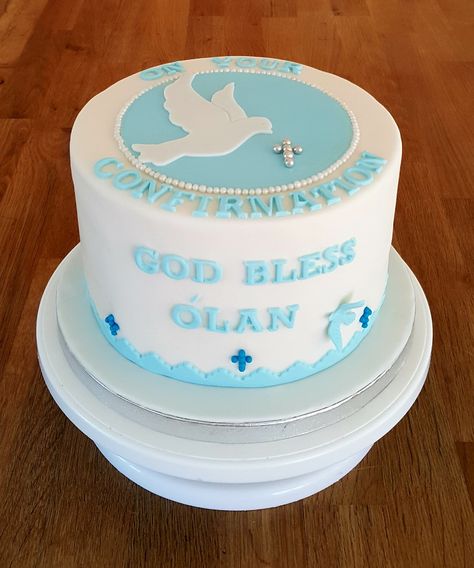 Cake Ideas For Confirmation, Cake For Confirmation, Confirmation Cakes For Boys, Confirmation Cakes Catholic, Confirmation Cake Ideas, Heb Cakes, Boy Communion Cake, Confirmation Cake, Confirmation Cakes