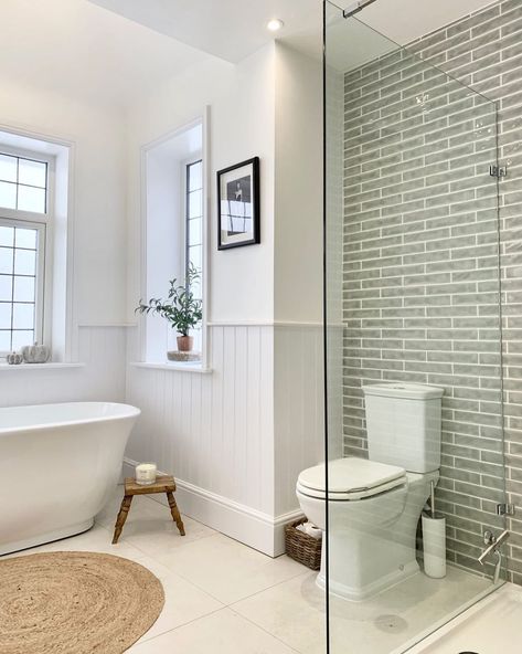 Tiled Bathtub Ideas, Wickes Bathroom Ideas, Family Bathroom Ideas Modern, Edwardian Bathroom Ideas, 1930s Bathroom Ideas, Victorian Bathroom Ideas, Edwardian Cottage, Mom Bathroom, Edwardian Bathroom