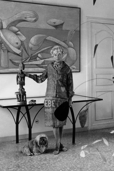 How, And Why, To Dress Like Peggy Guggenheim Jenny Walton, Peggy Guggenheim, Very Important Person, Vogue Vintage, Max Ernst, Alexander Calder, Camille Pissarro, Vintage Shopping, Statement Art