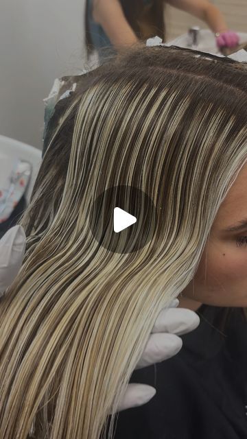 MACKENZIE RUSSON • UTAH HAIRSTYLIST on Instagram: "have you tried this infamous shade? 

#hairbykenziek #hair #utahhair #utahhairstylist #redken #redkenshadeseq #yellowkicker #shadeseq #shadeseqformulas #blondeformula #warmblonde #warmblondetones" Carmel Highlight Formula Redken, 9gi Shades Eq Toner, Redken Shades Eq Formulas Blondes, Shades Eq Toner Formulas, Full Head Foils, Blonde Foils, Fall Highlights, Redken Hair Color, Foil Highlights