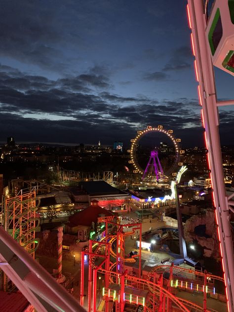 Paisaje espectacular a las 16:00 en Prater Viena Wien Aesthetic, Prater Vienna, Vienna Winter, Vienna Trip, Vienna Prater, Pretty Sights, Vienna Austria Travel, Vienna Christmas, Vienna Travel