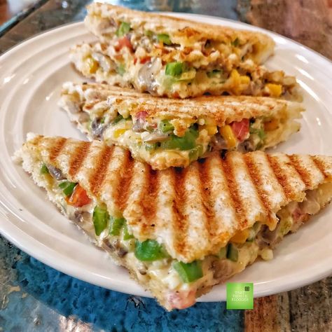 That Veggie Blogger on Instagram: “Tag a friend who loves Grilled Sandwiches 😋😋 . . .  #thatveggieblogger #sandwich #paneer #desifood #indianfood #delhistreetfood…” Cheese Grilled Sandwich, Sandwiches Grilled, Paneer Sandwich, Grilled Sandwiches, Chopped Veggies, Paneer Cheese, Grilled Sandwich, Desi Food, Tag A Friend