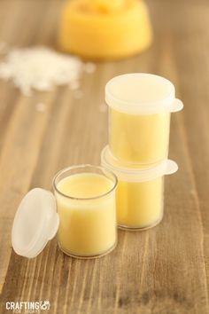 Homemade cuticle cream Diy Scrubs, Diy Deodorant, Cuticle Cream, Diy Kosmetik, Diy Recipe, Homemade Beauty, Diy Spa, Diy Beauty Recipes, Diy Body