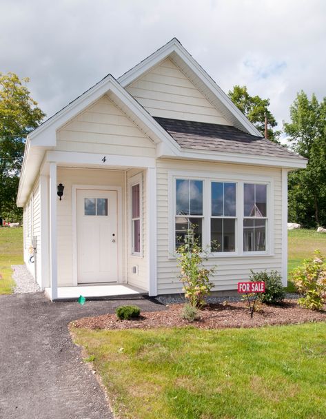 Tiny House With Attached Garage, Cute Small Homes, Small House Communities, Cabin Pictures, Small House Bliss, Pocket Neighborhood, Small White House, Granny Pod, Land Development