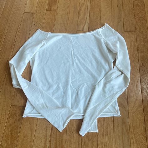 Brand New Never Worn, Perfect Condition Brandy Melville Clothes, Tops Brandy Melville, Brandy Melville Top, Tropical Outfit, Xmas Outfits, Trendy Fits, Christmas Clothes, Xmas List, Cowl Neck Long Sleeve