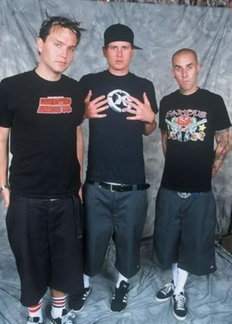 Skate Punk Fashion, 2000s Aesthetic Men, Blink 182 Outfit, 2000s Skater Fashion, 2000s Punk Fashion, 2000s Mens Fashion, 2000s Boys Fashion, Pop Punk Outfits, Punk Outfits Men